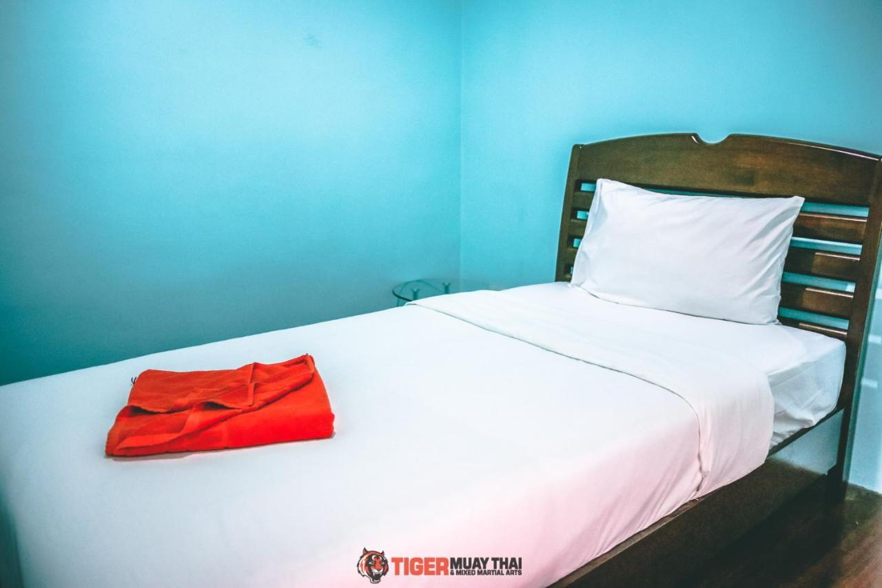 Tiger Hillside Hotell Phuket Exteriör bild