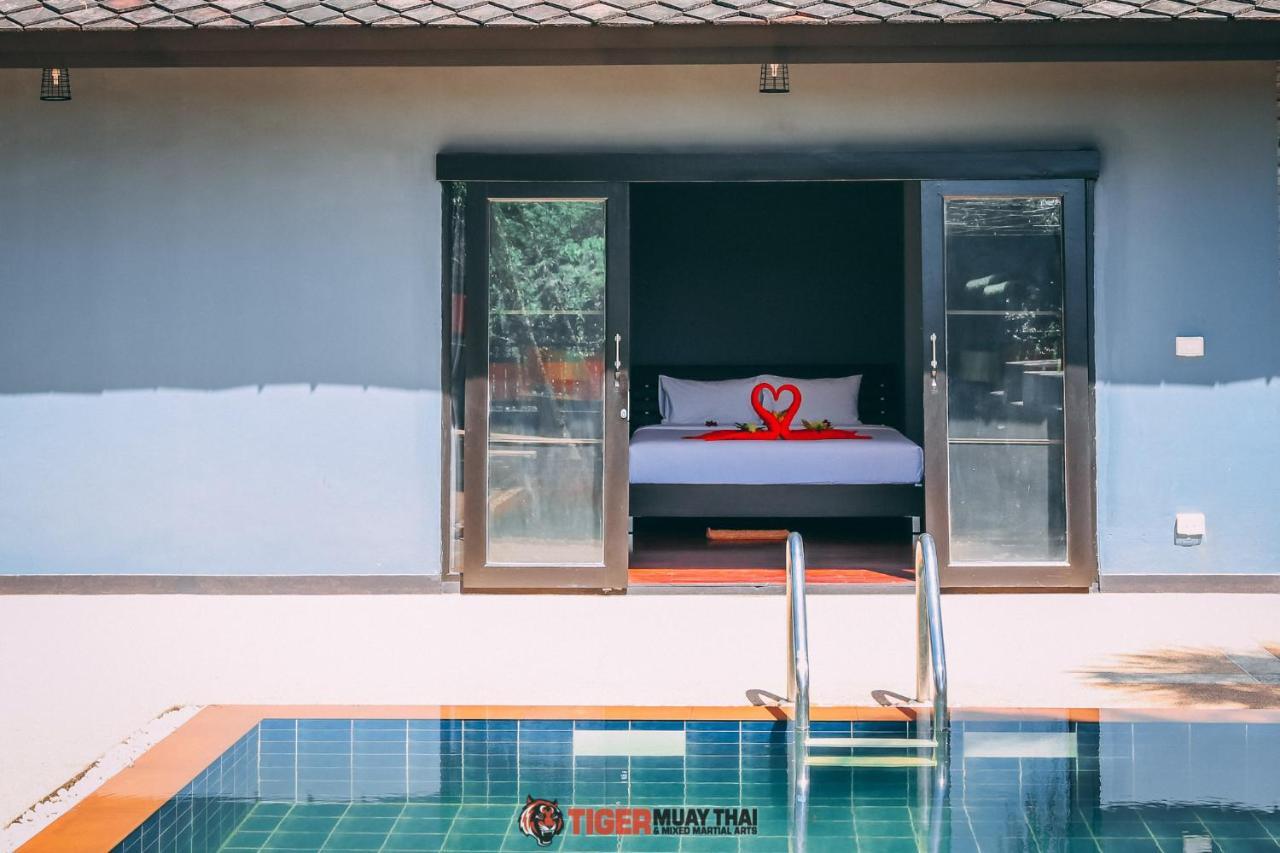 Tiger Hillside Hotell Phuket Exteriör bild